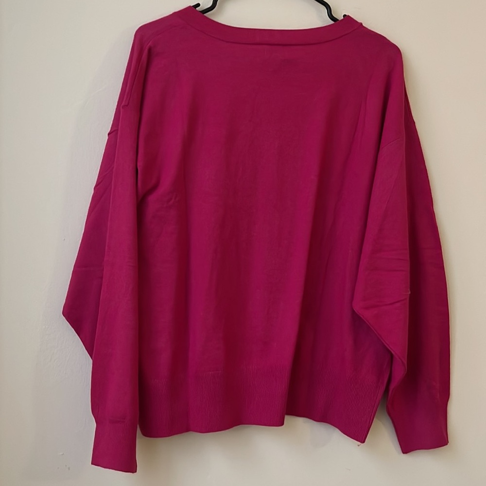 Women's V-neck Sweater! - Picture 3 of 3